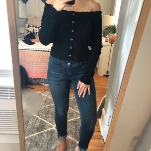 OFF THE SHOULDER TOP